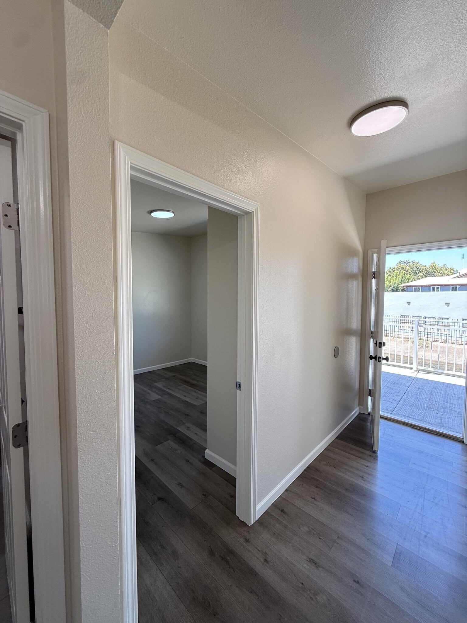 Building Photo - 948 N Van Ness Ave