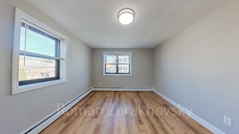 Building Photo - 39 Shepard St