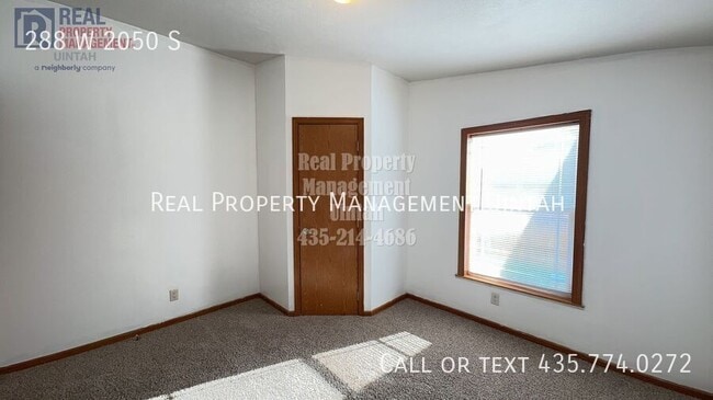 Building Photo - 288 2050 S