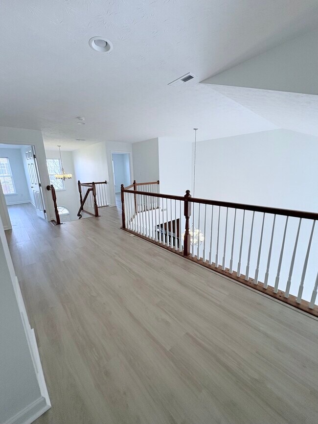 Building Photo - Charming 3 beds 2.5 baths in The Reserves of Beavercreek!