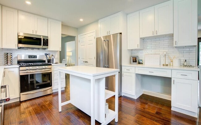 Building Photo - 1344 Fir Ct