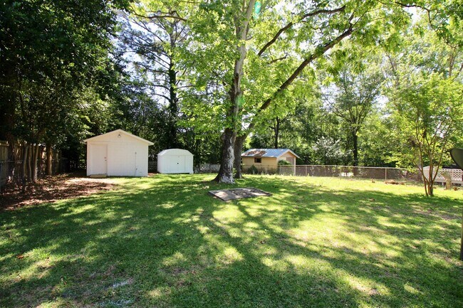 Building Photo - FOR RENT in  North Columbus! Available NOW!