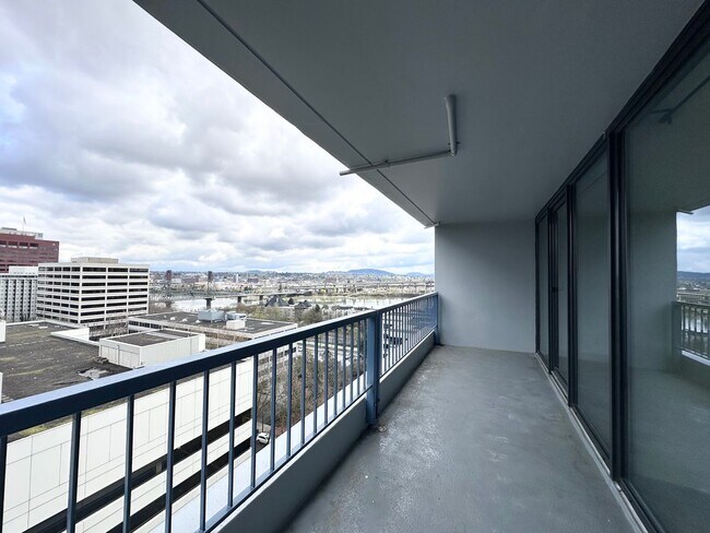 Building Photo - Newly Remodeled 1 bed 1 bath Condo in Down...