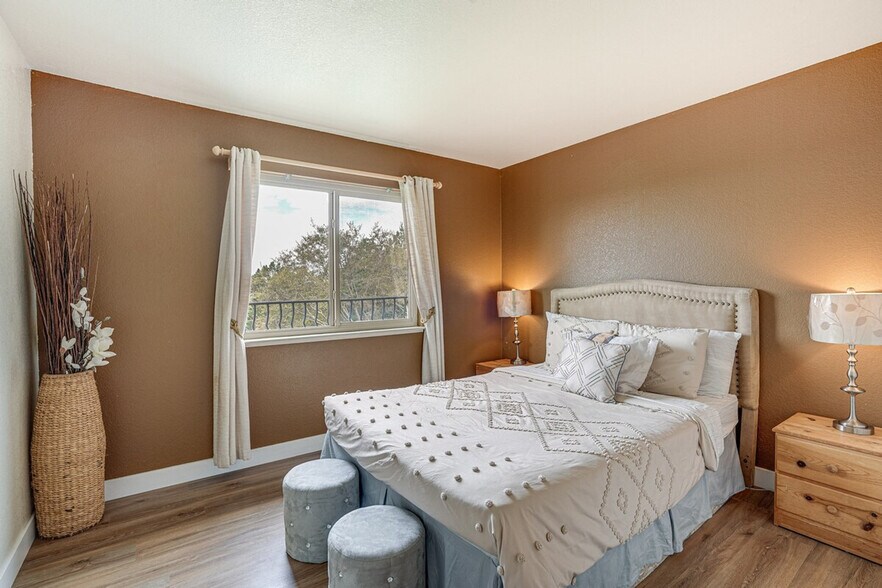 Building Photo - 182 Westminster Way