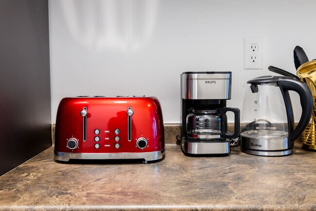 Building Photo - 1435 2nd Ave