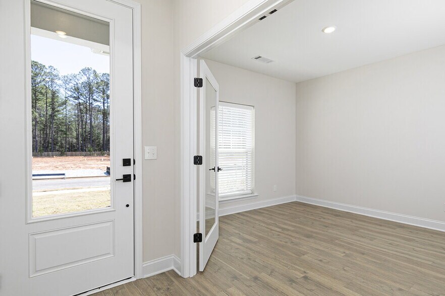 Building Photo - 10 Cantrell Dr