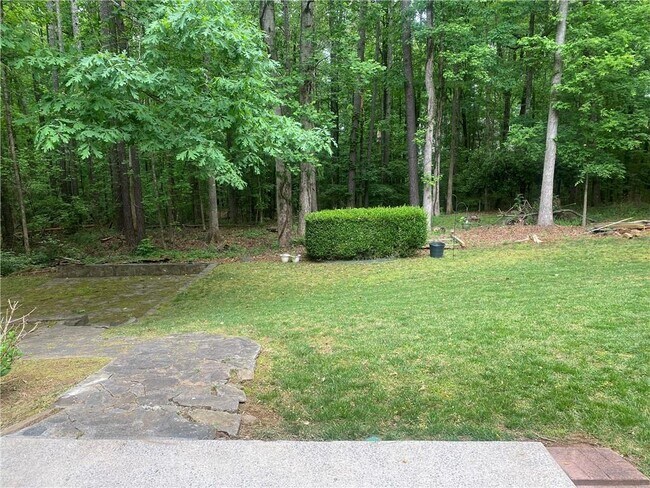 Building Photo - 114 Spring Creek Ct