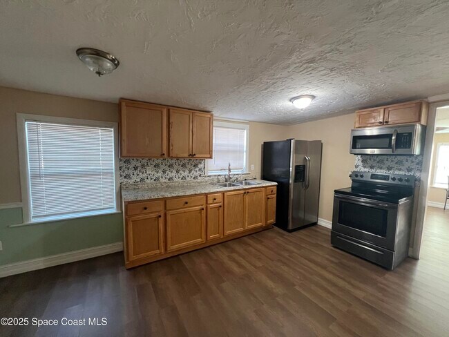 Building Photo - 1616 Terrace St