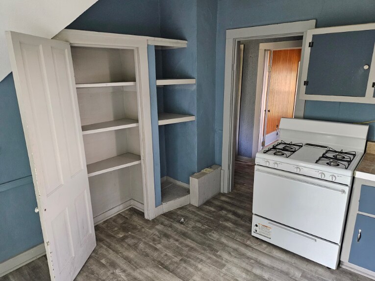 Kitchen with built ins - 295 5th St