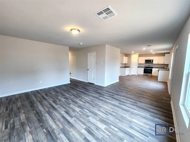 Building Photo - 10083 Cerritos dr