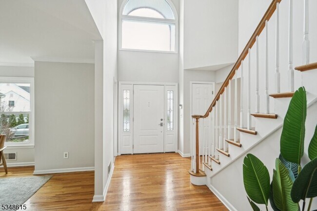 Building Photo - 12 Baumgartner Ct