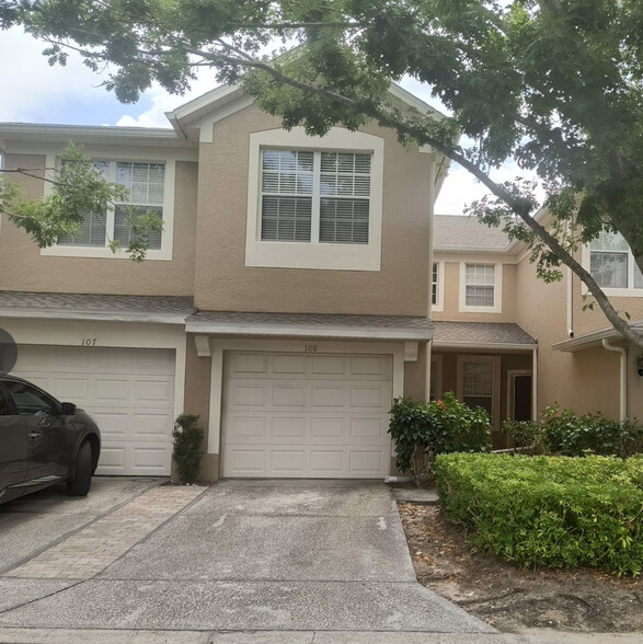 Outside - 2763 Metro Sevilla Dr