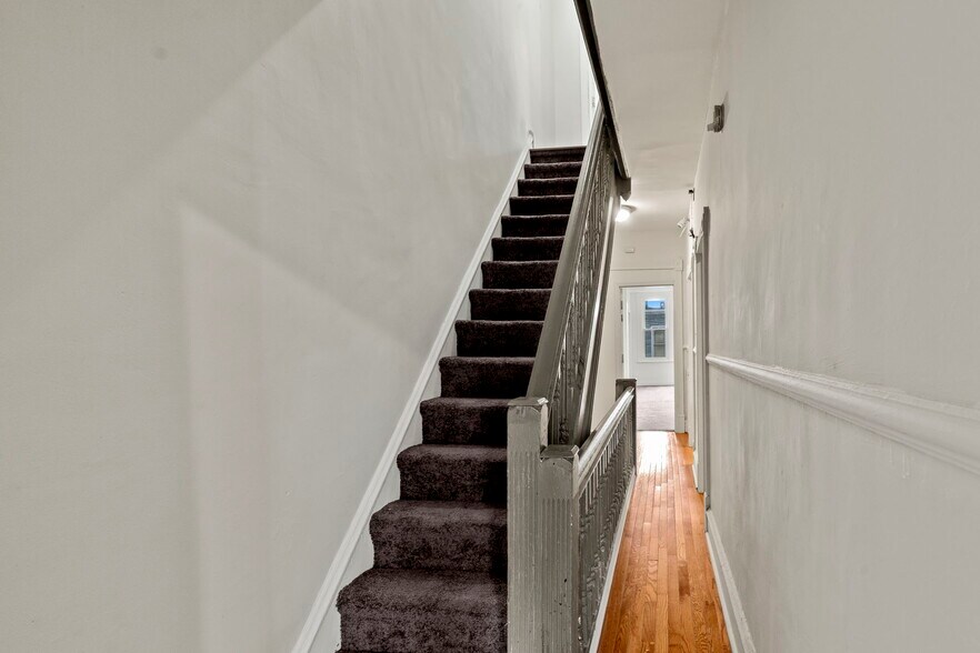 Building Photo - 3727 N 16th St