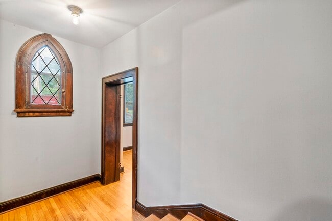 Building Photo - 532 Hillside Ave