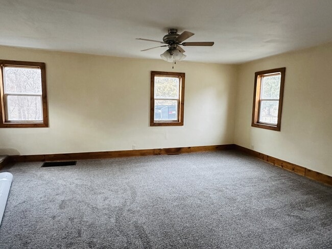 Building Photo - 340 N Mill St