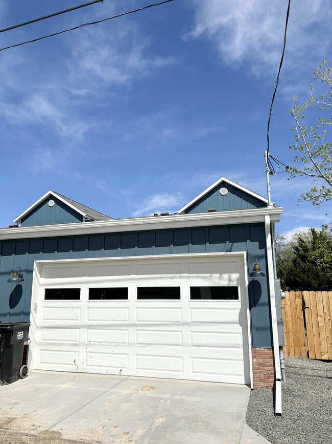 Building Photo - 220 Briggs St
