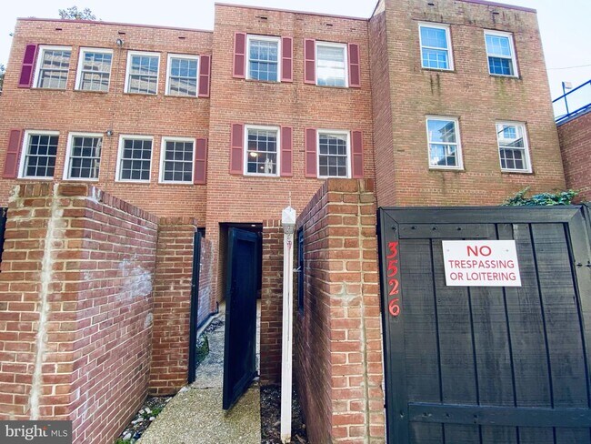Building Photo - 3526 Water St NW