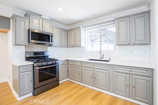 Building Photo - 10531 Greenburn Ave