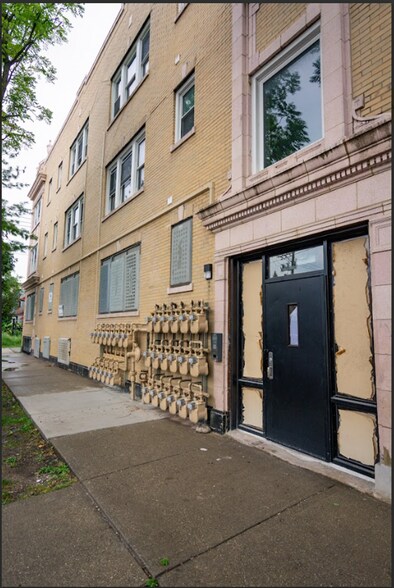Building Photo - 1200 S Kedvale Ave