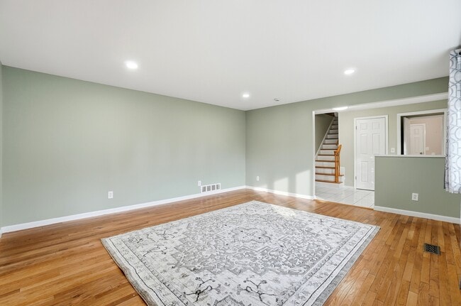 Building Photo - 2481 E Rahn Rd