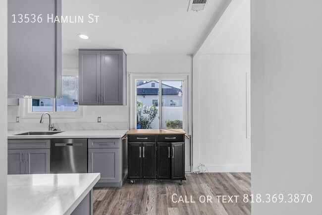 Building Photo - 13536 Hamlin St