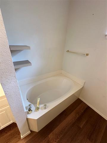 Building Photo - 2507 Pinegrove Cir