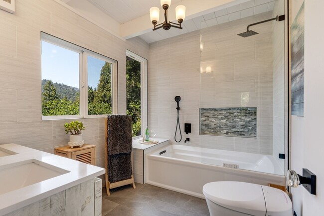 Building Photo - Boulder Creek Sanctuary! 50% off 1st months rent!