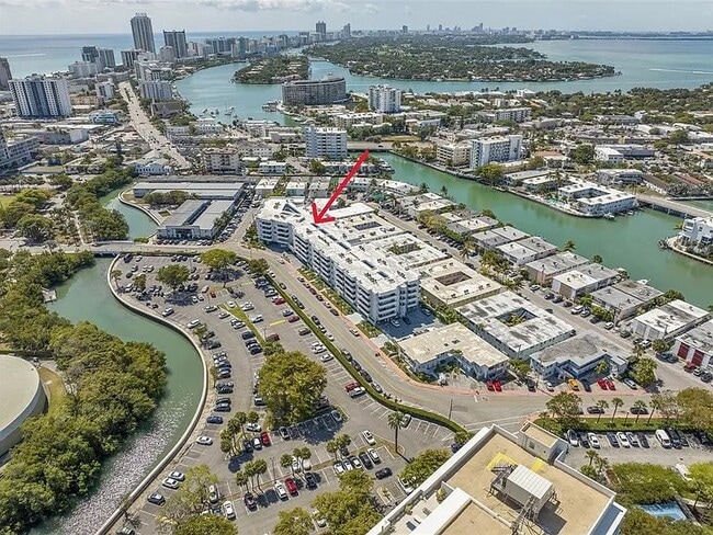 Building Photo - 7300 Wayne Ave