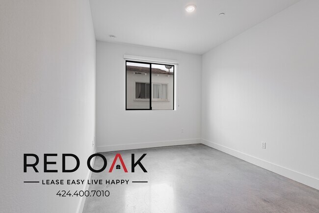 Building Photo - 5727 La Mirada Ave