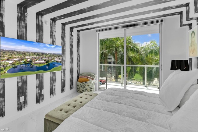 Building Photo - 2 br, 2 bath Condo - 500 Brickell Ave Apt 301