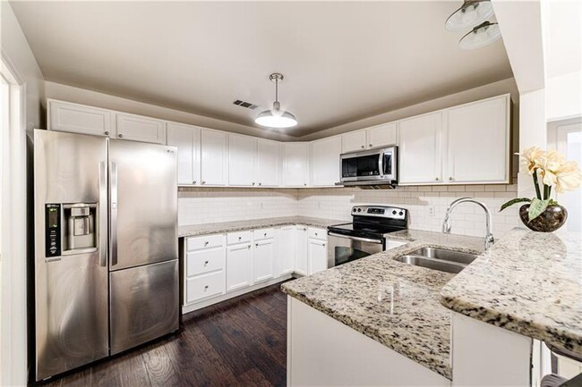 Building Photo - 5527 Bridge Pointe Dr