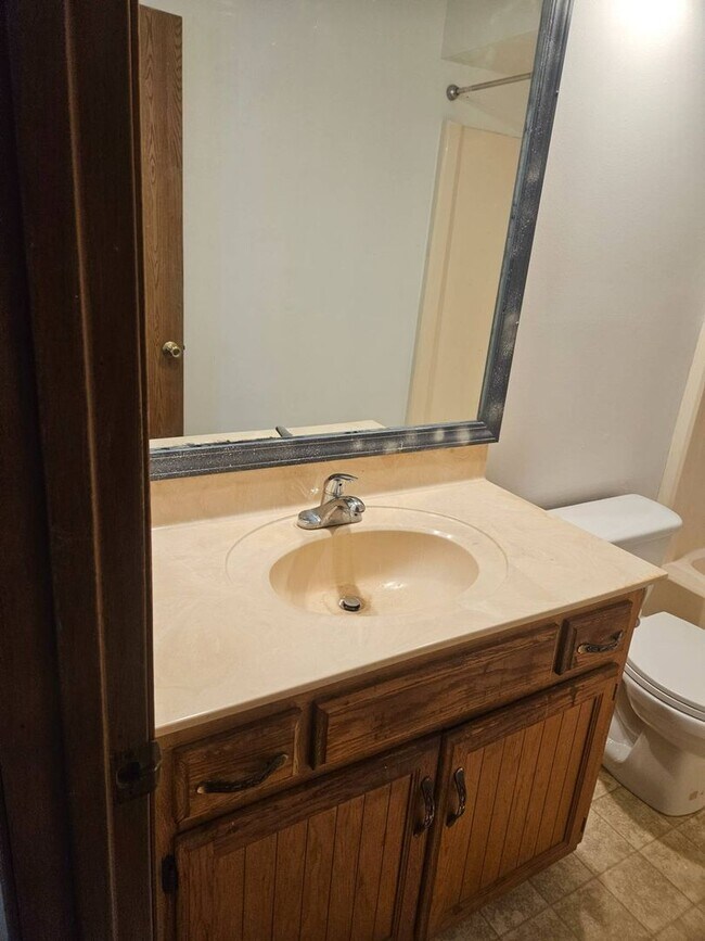 Building Photo - 607/609 W. Edgewood