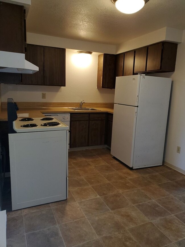 Building Photo - 2 Bedroom 1 Bath Duplex