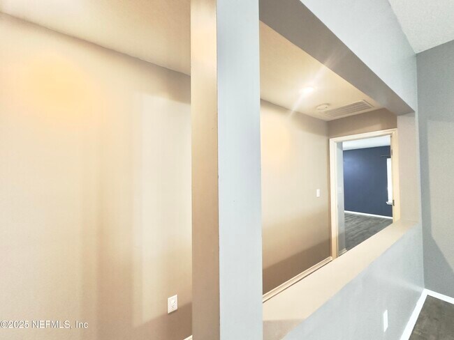 Building Photo - 204 Candlebark Dr