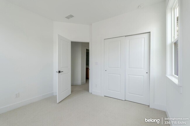 Building Photo - 2120 Opulent Oaks Ln