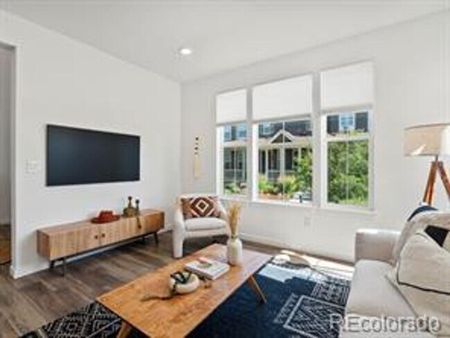 Building Photo - ***Beautiful 4 bed 3 bath nearly-new home ...