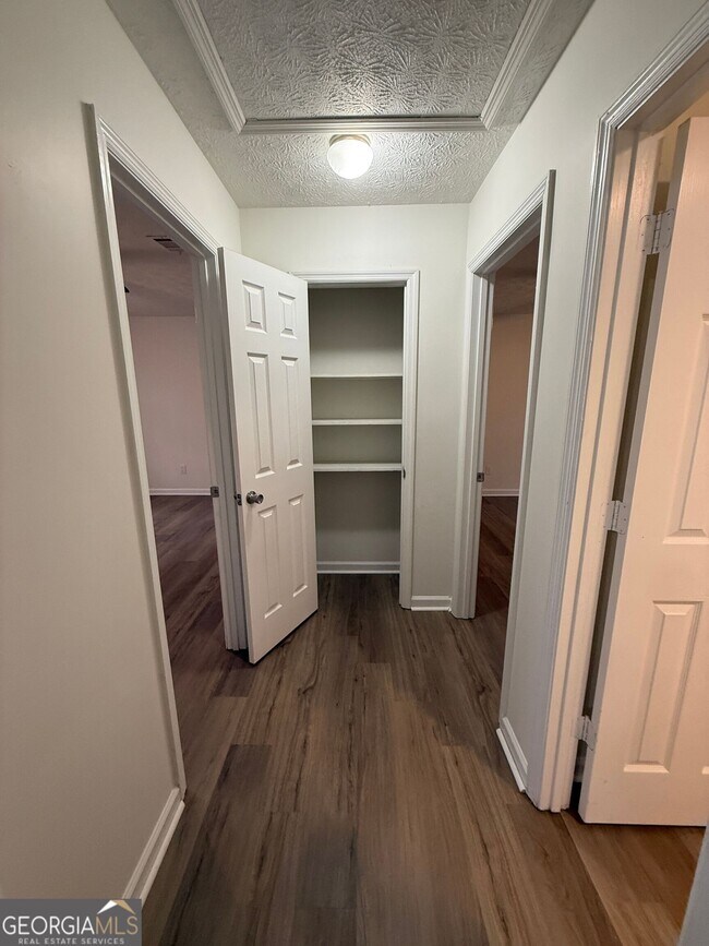 Building Photo - 1030 Cantrell Ln