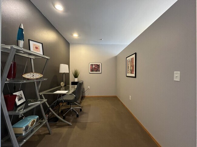 Building Photo - Top-Floor Pearl District Condo with Floor-to-Ceiling Windows, Courtyard Views & In-Unit Washer/Dryer