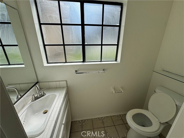 Building Photo - 526 S Catalina Ave