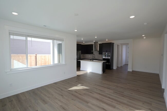 Building Photo - Brand new 2 bed 2 bath home in Rolling Hil...