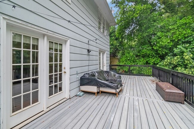 Building Photo - Spacious charmer in the heart of Dilworth ...