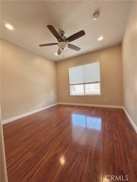 Building Photo - 18 Moonstone
