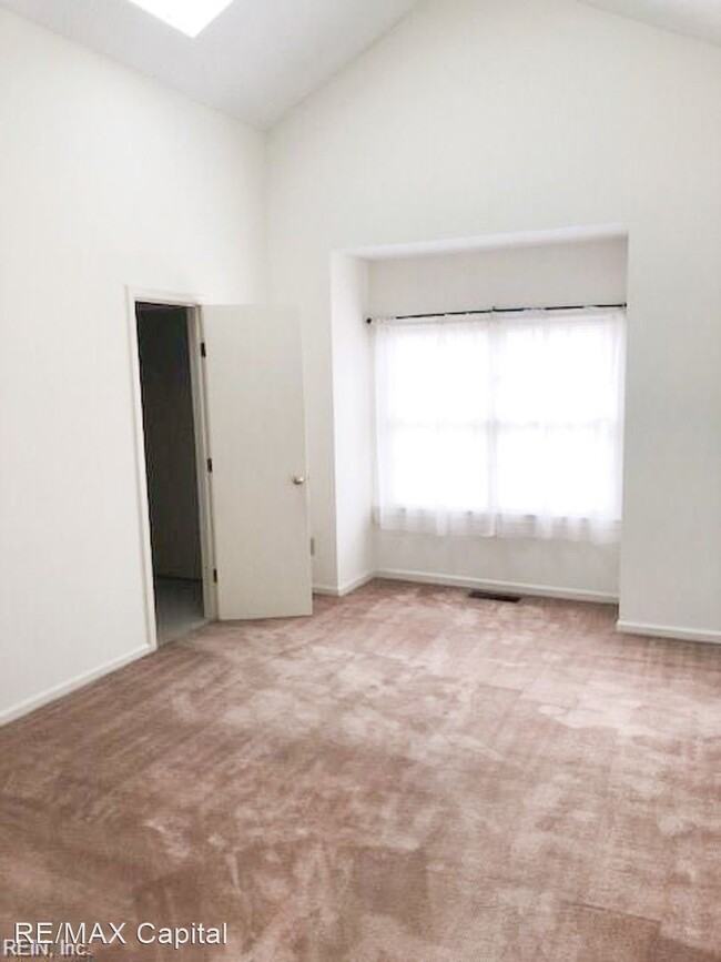 Building Photo - 2 br, 2 bath House - 6 Tamarisk Quay Unit F