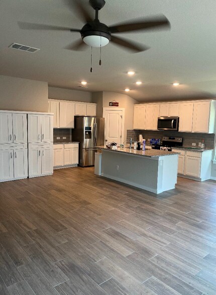 Building Photo - 21210 Santa Rosa Ave
