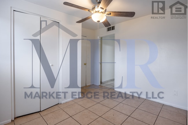 Building Photo - 5Bed/2Bath Home at 35th Ave/Cactus! $1799 ...