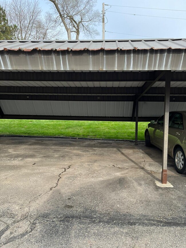 Building Photo - 30028 W 12 Mile Rd