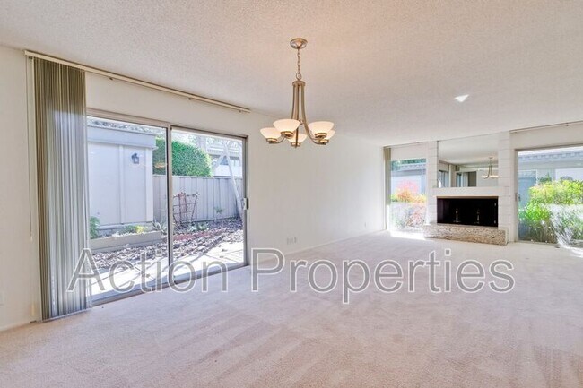 Building Photo - 71 Los Altos Square