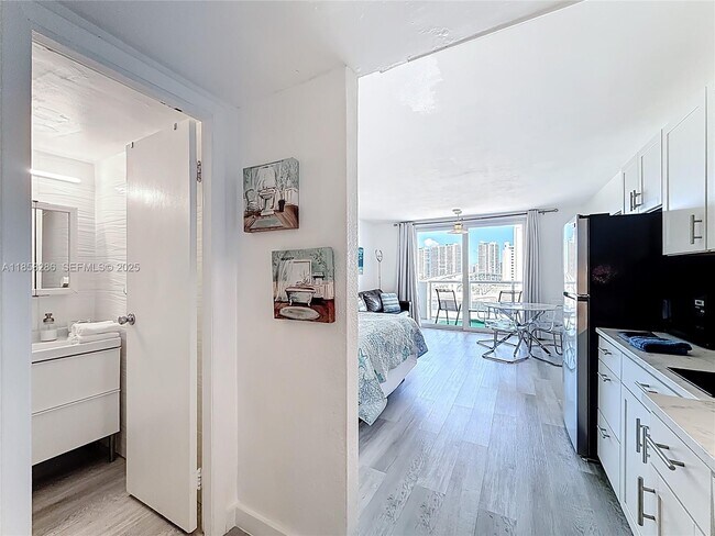 Building Photo - 19201 Collins Ave