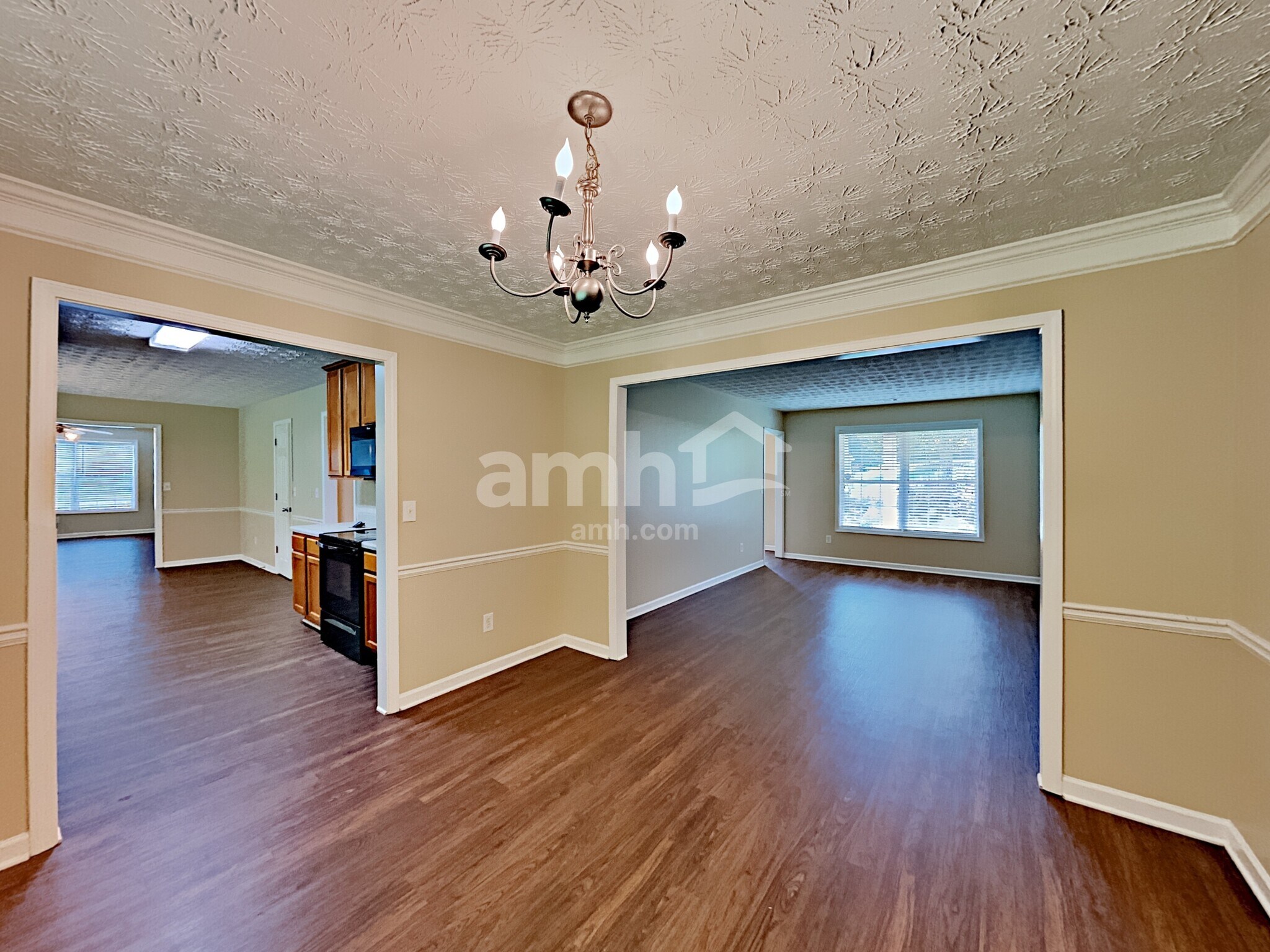 Building Photo - 1307 River Club Dr NE