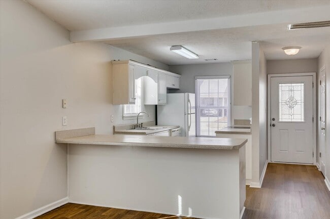 Building Photo - 150 Portofino Ln SW